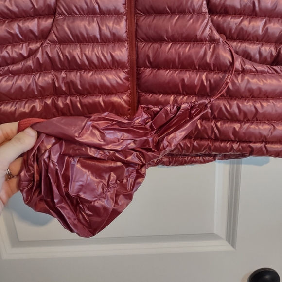 Lululemon Pack It Down Vest Shine Chianti NWT - Picture 9 of 14